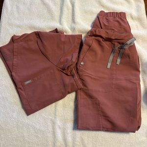 FIGS women’s scrub set, technical collection, size large